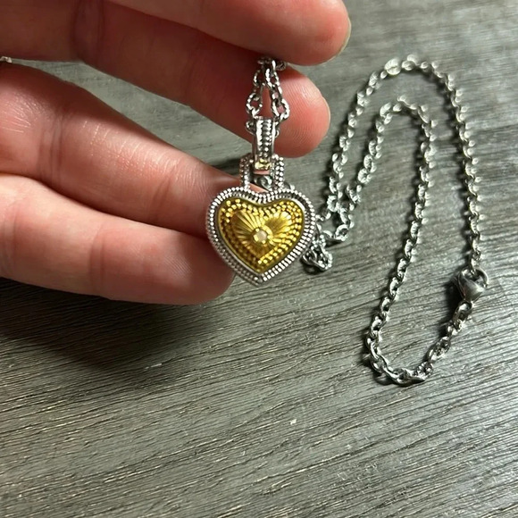 Diamonds International Heart Shaped Necklace .02 Ctw Diamond Silver Gold - Picture 2 of 2